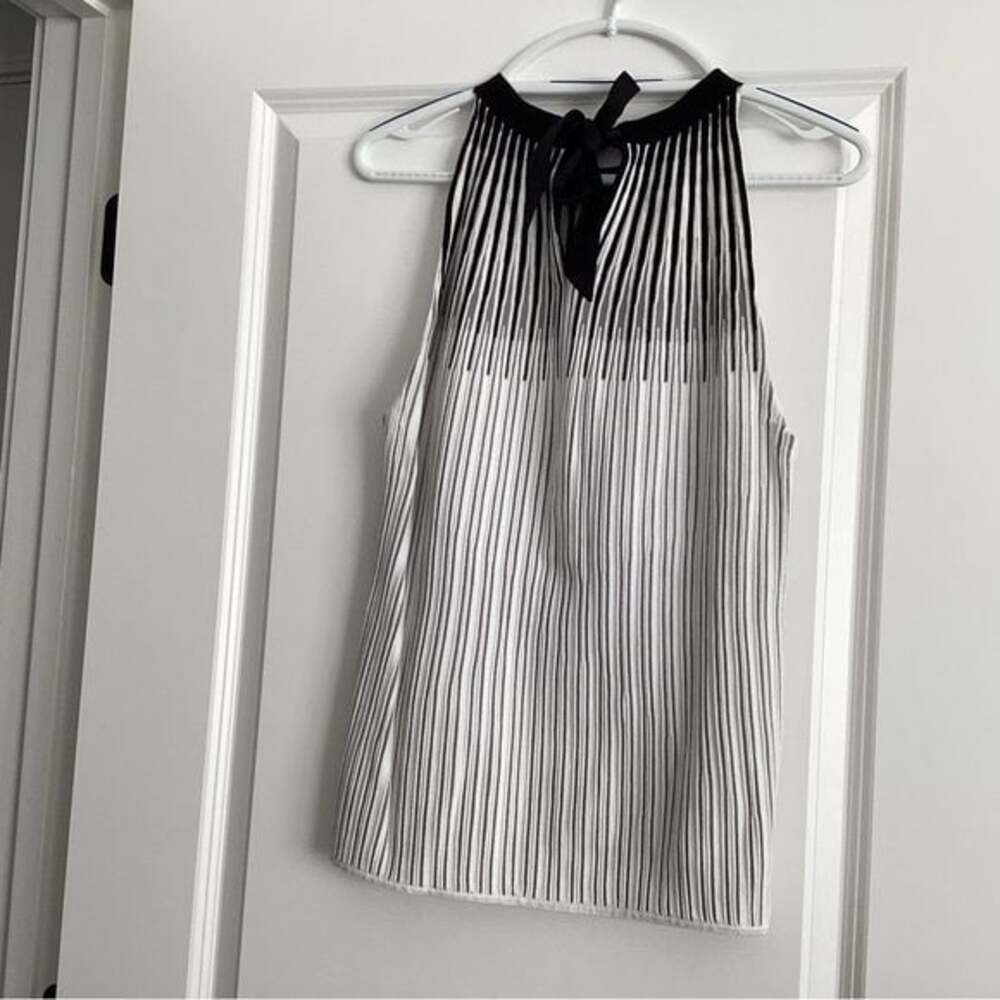 White House Black Market Monochrome Striped Halter Blouse -  Size M - NWOT - Picture 2 of 3